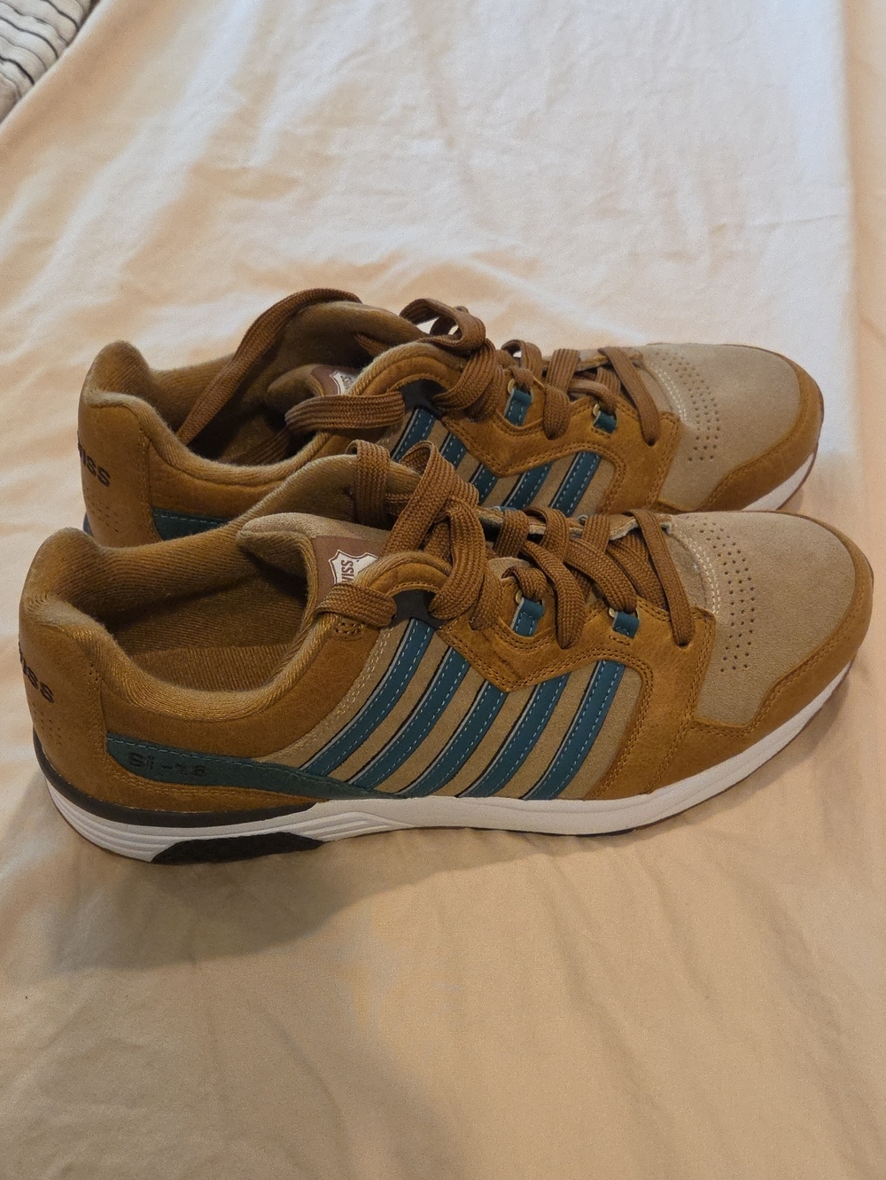 K- Swiss Men's Brown Suede Casual Trainer with Blue Stripes